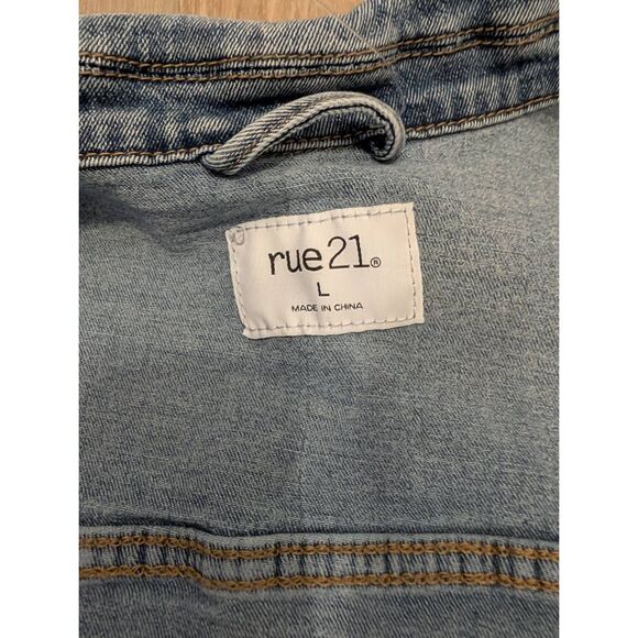 Rue 21 Cropped Denim Jean Jacket Embroidered Patches Size Large Stretch - Picture 13 of 15